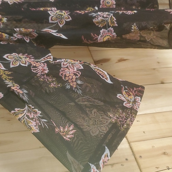 Sheer top by Love & Legend size 4X. - Picture 5 of 5